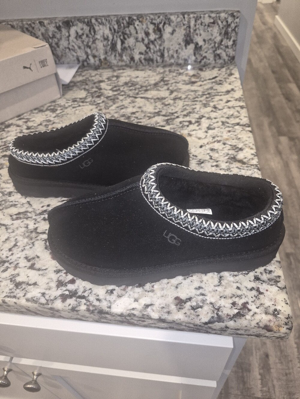 Womens UGG Black Slip-On Cozy Mule Slippers with Contrast Stitching - Picture 8 of 10